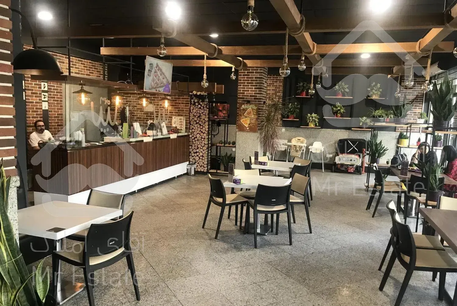 ۲۱۵ متر مغازه بر اصلی مناسب تمامی مشاغل