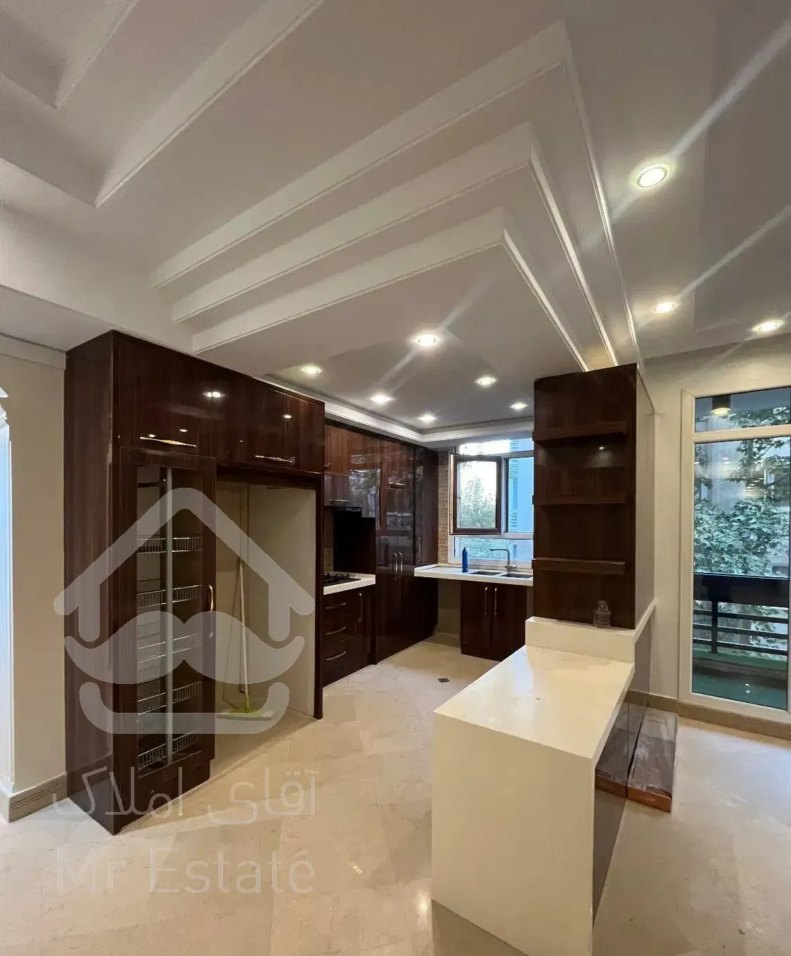 125 متر گلسنگ لوکس و ۲ پارکینگ