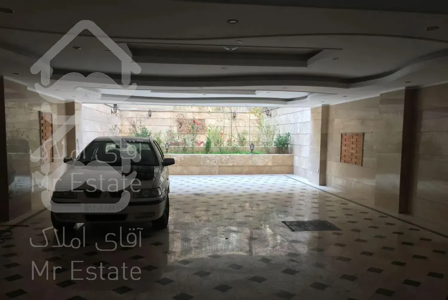 ۱۳۰ متر / ۳ خواب / نوساز کلید نخورده/ تکواحدی