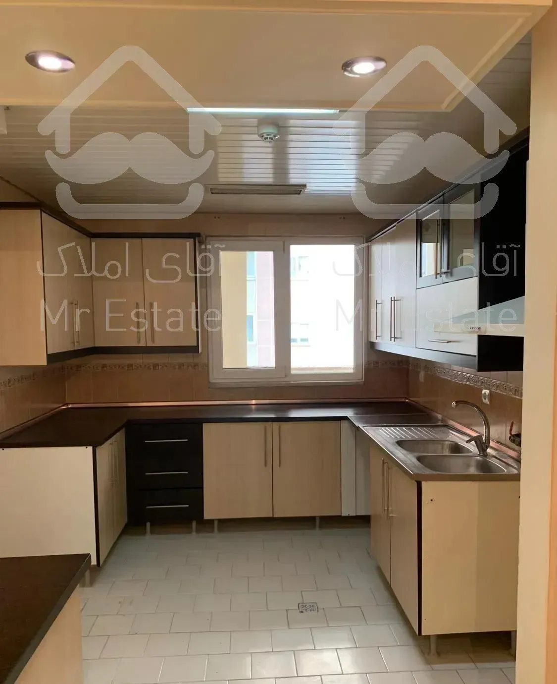 ١٤٠متر٣خواب ٢تراس کوى فراز(علوم پزشکى)