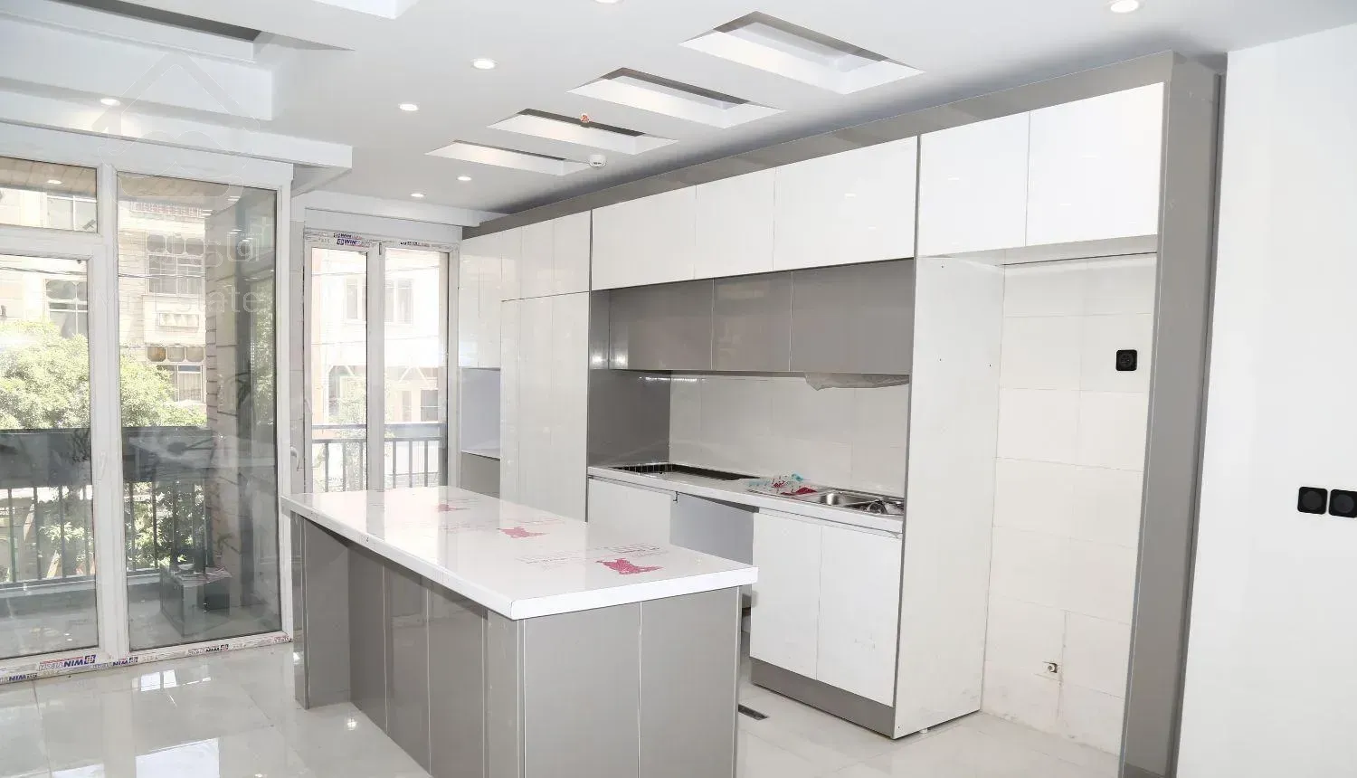 آپارتمان ۱۵۰ متر ۳ خواب هزار دستگاه نازی‌آباد