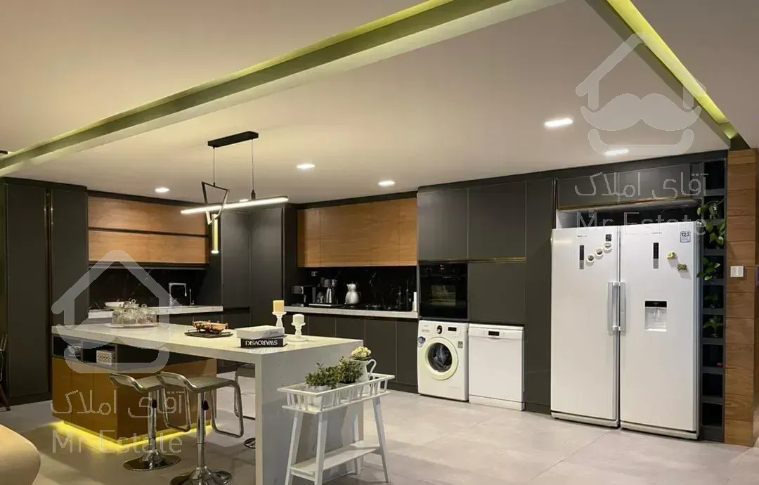 آپارتمان۲۰۰متر۳خواب سالن بزرگ ارم