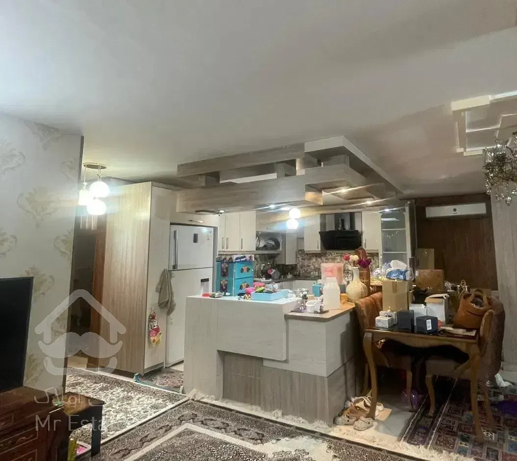 جاهد/۱۴۰ متر دو خواب/دو نبش/پارکینگ/خمینی ۵۴