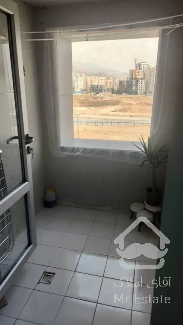 ۸۶ متری / برج ارکیده / دو خواب / دریاچه چیتگر