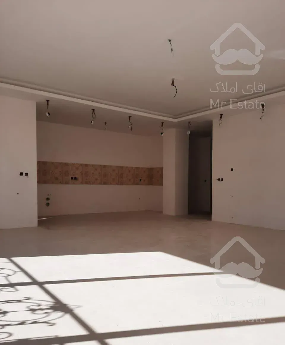 اپارتمان ۳۰۰متری سند تک برگ جاده نور