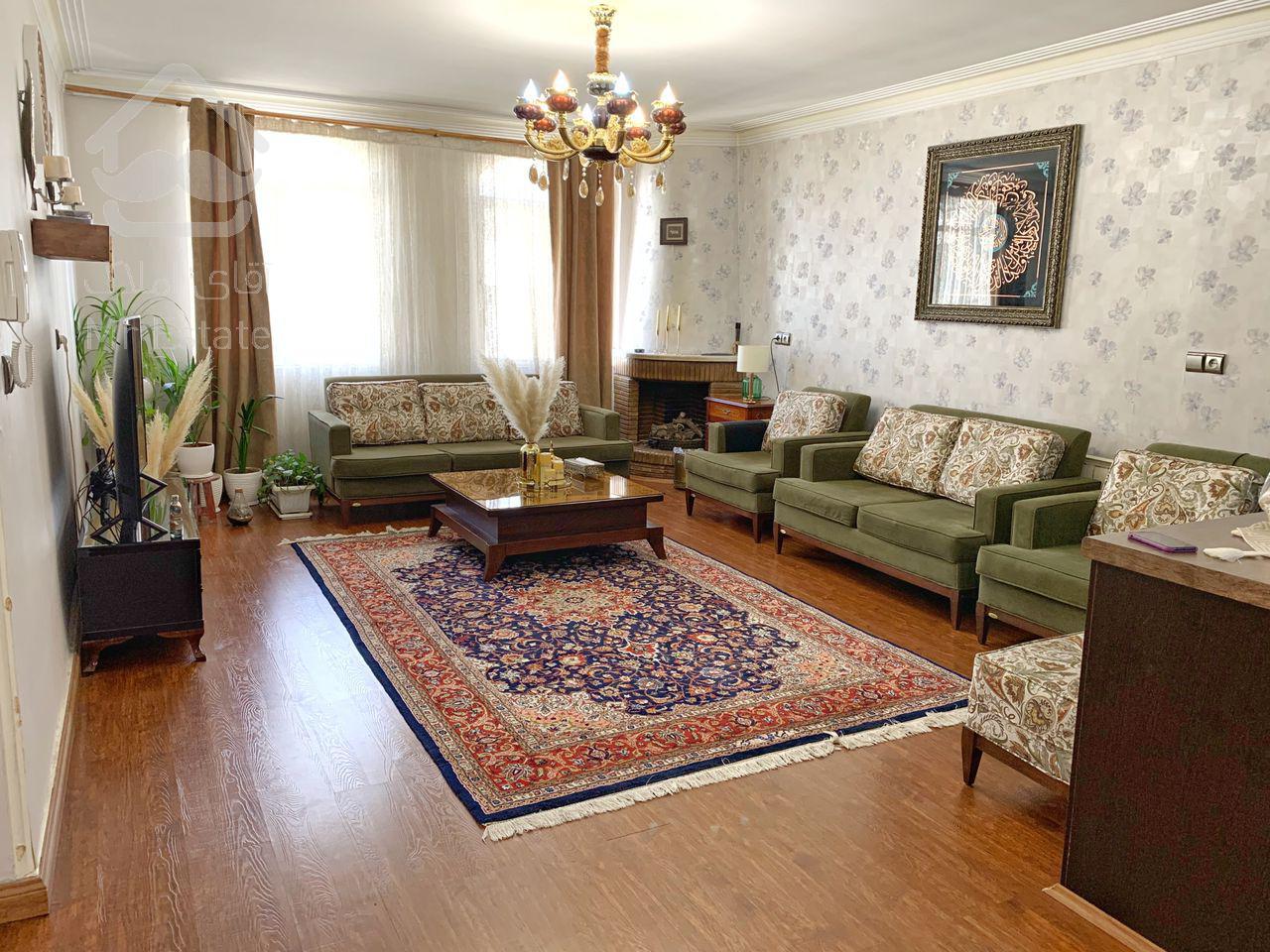 ۸۶ متر فردوس غرب سالن پرده خور ۵ ساله