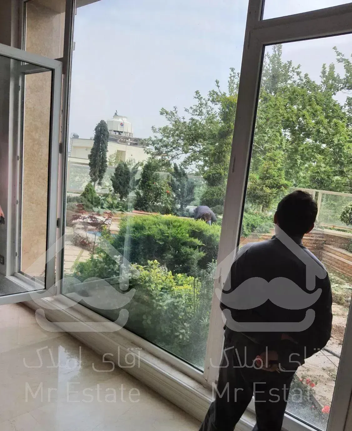 گل سنگ ۳۳۰ متر پنت‌هاوس فول مشاعات