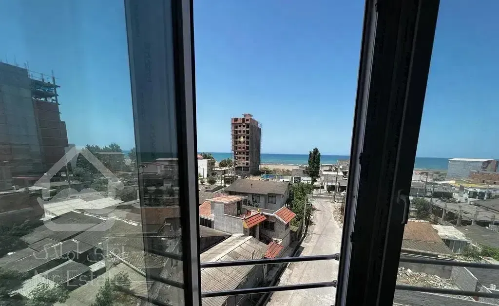 آپارتمان ویو دریا ۹۵متری طبقه ۴ سنددار نزدیک ساحل