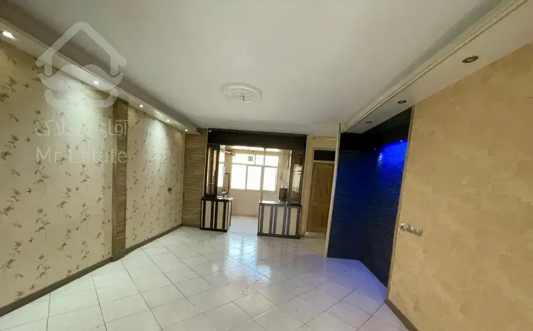 ۸۵متر‌ /‌طبقه‌دوم باپارکینگ/عکس‌واقعی/چهارباغ‌غربی