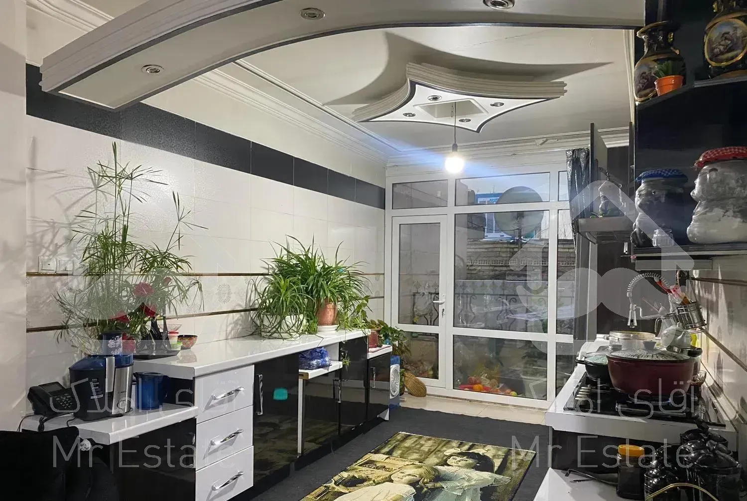 اپارتمان۱۰۰متری ۳طبقه ۳واحد