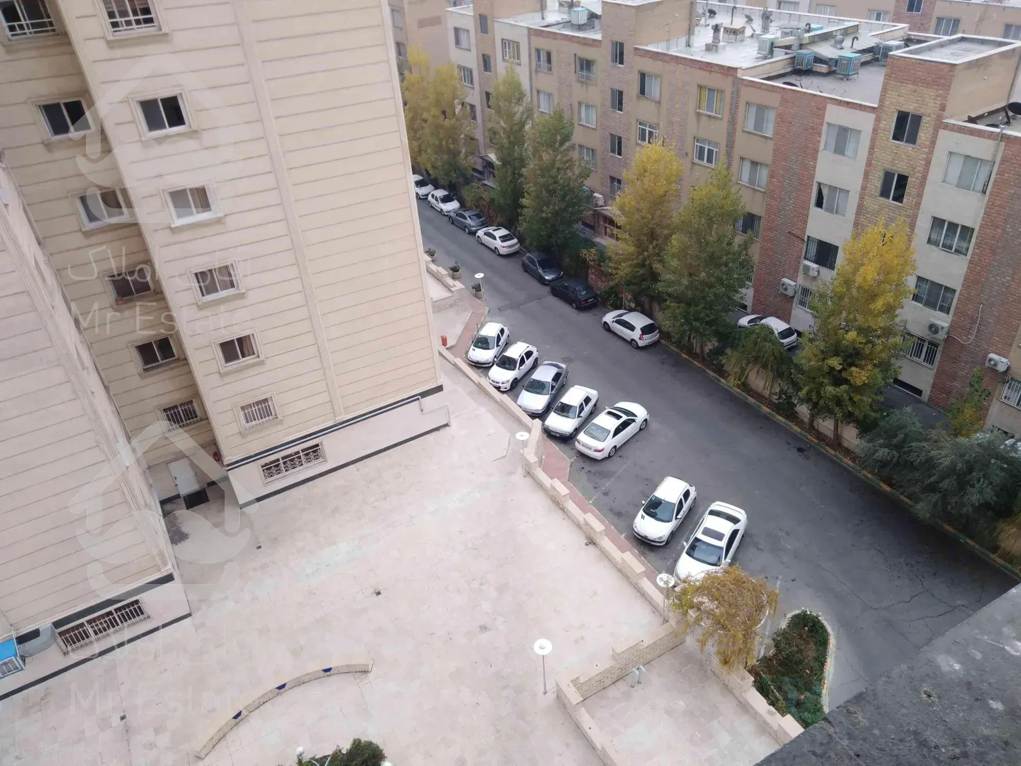 * 140 متر * سه خواب *در بلوار اباذر *