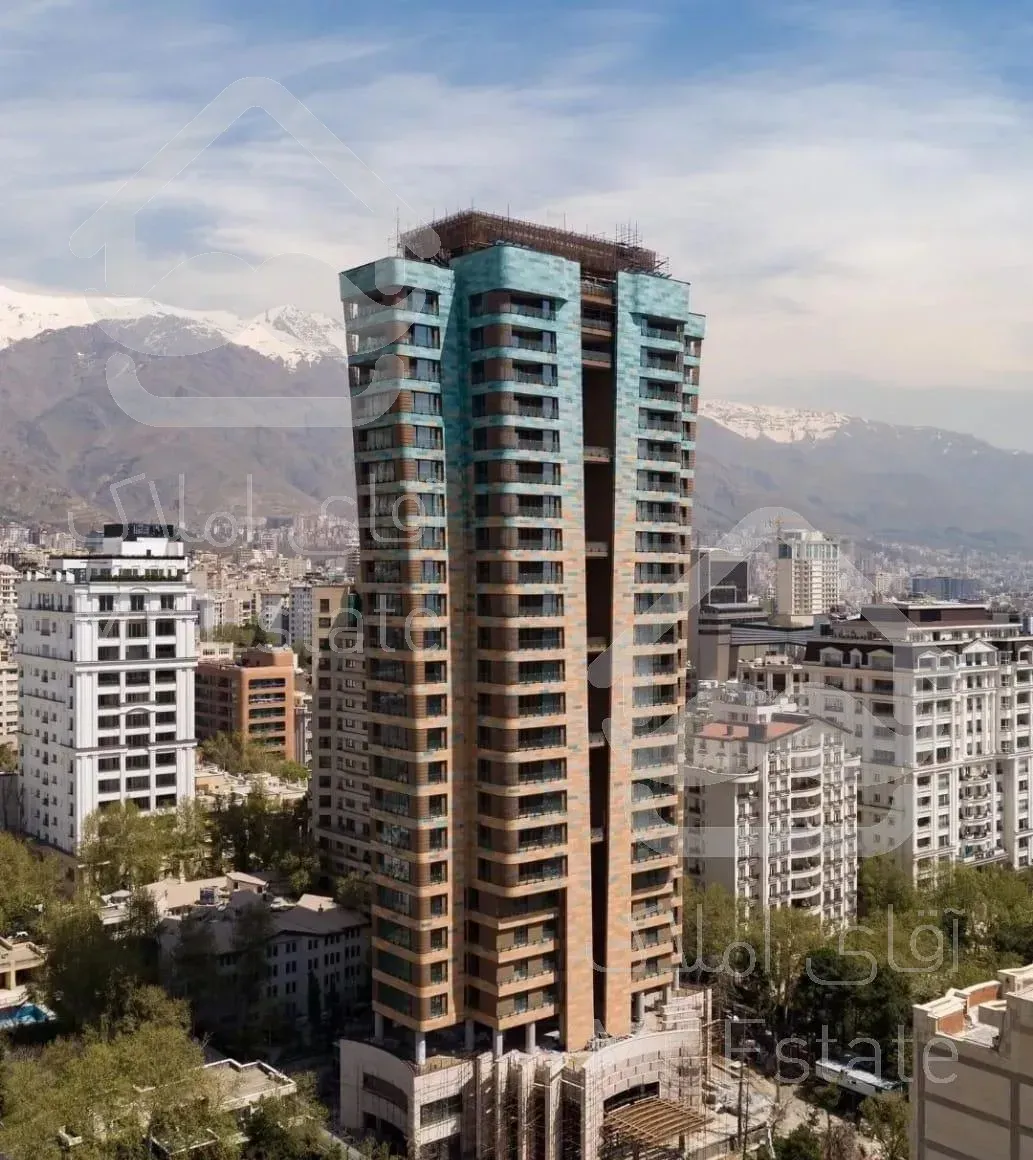 ۱۳۶ متری دریاچه چیتگر سرمایه‌گذاری استخر دار