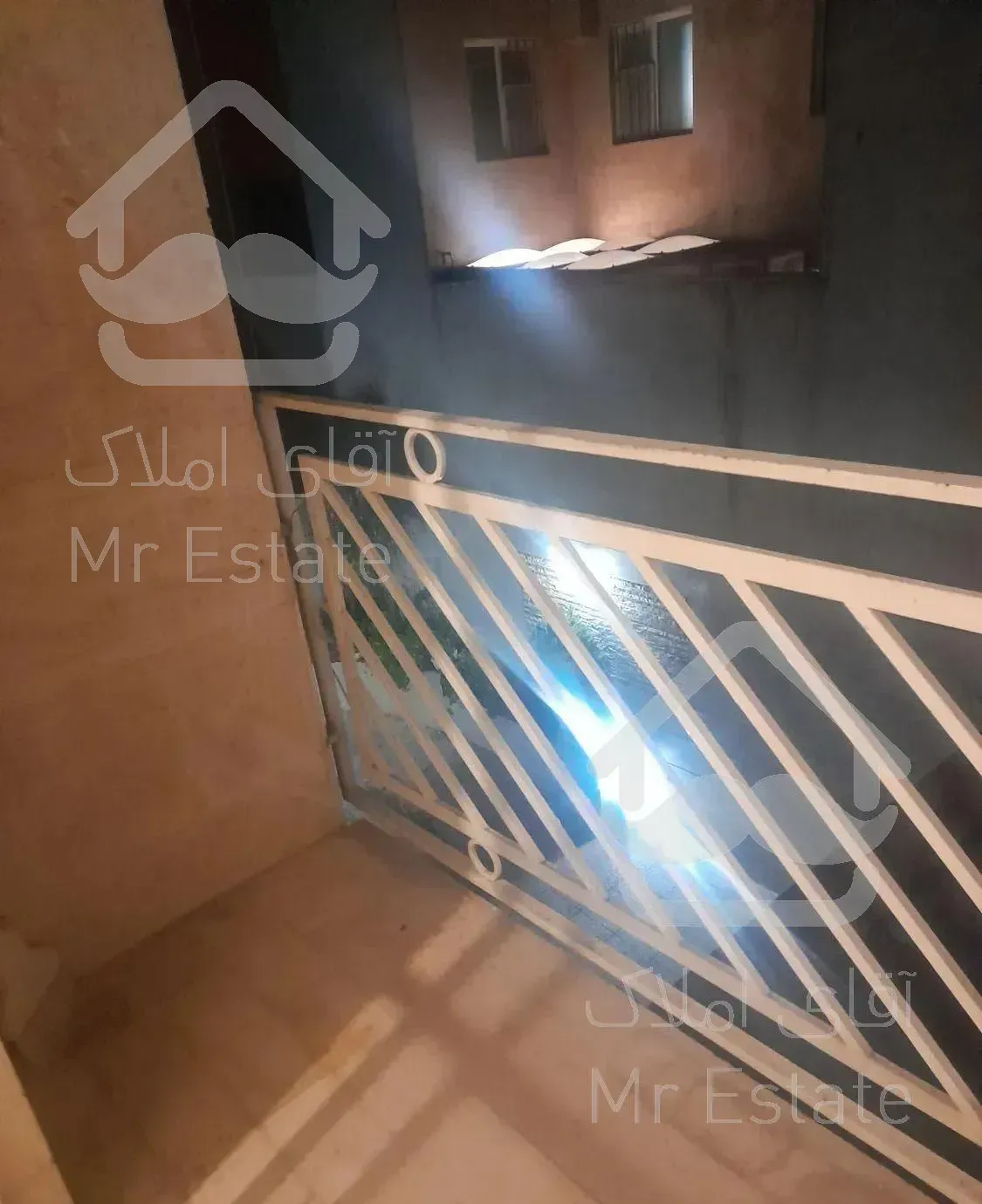 ۹۰ متر دو خوابه میدان بهشتی بلوار بیژن