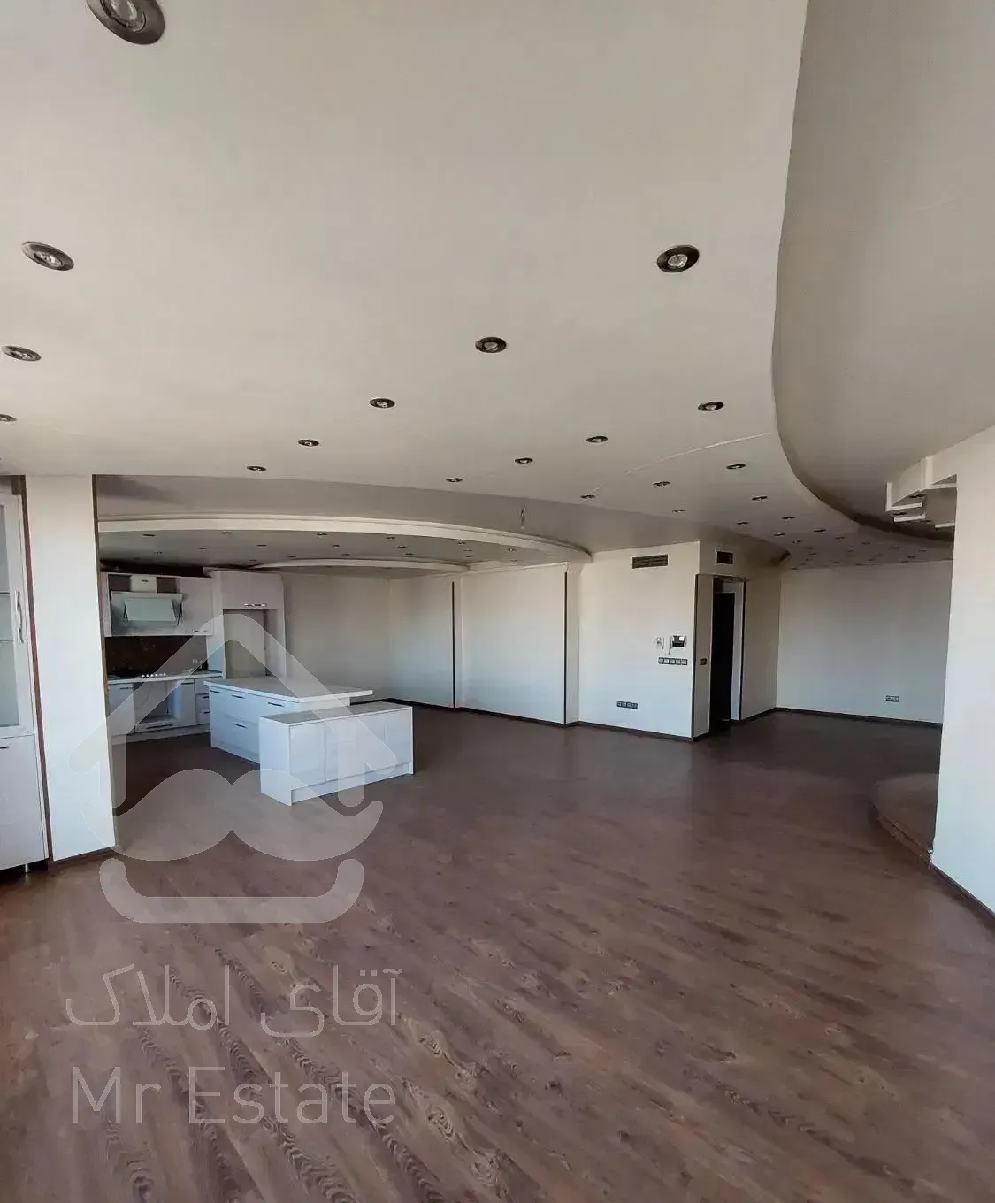 ۱۸۰ متر / فول / تک واحدی / تاپ لوکیشن