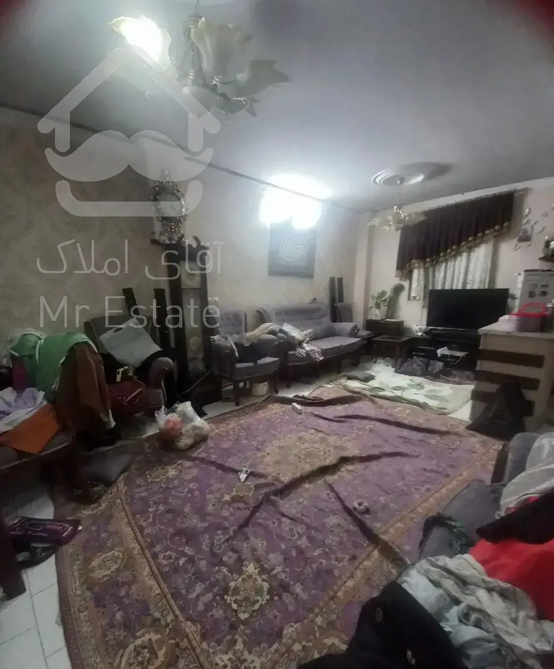 آپارتمان۵۰مترطبقه۴،نقاشی شده چسبیده مترو هلال احمر