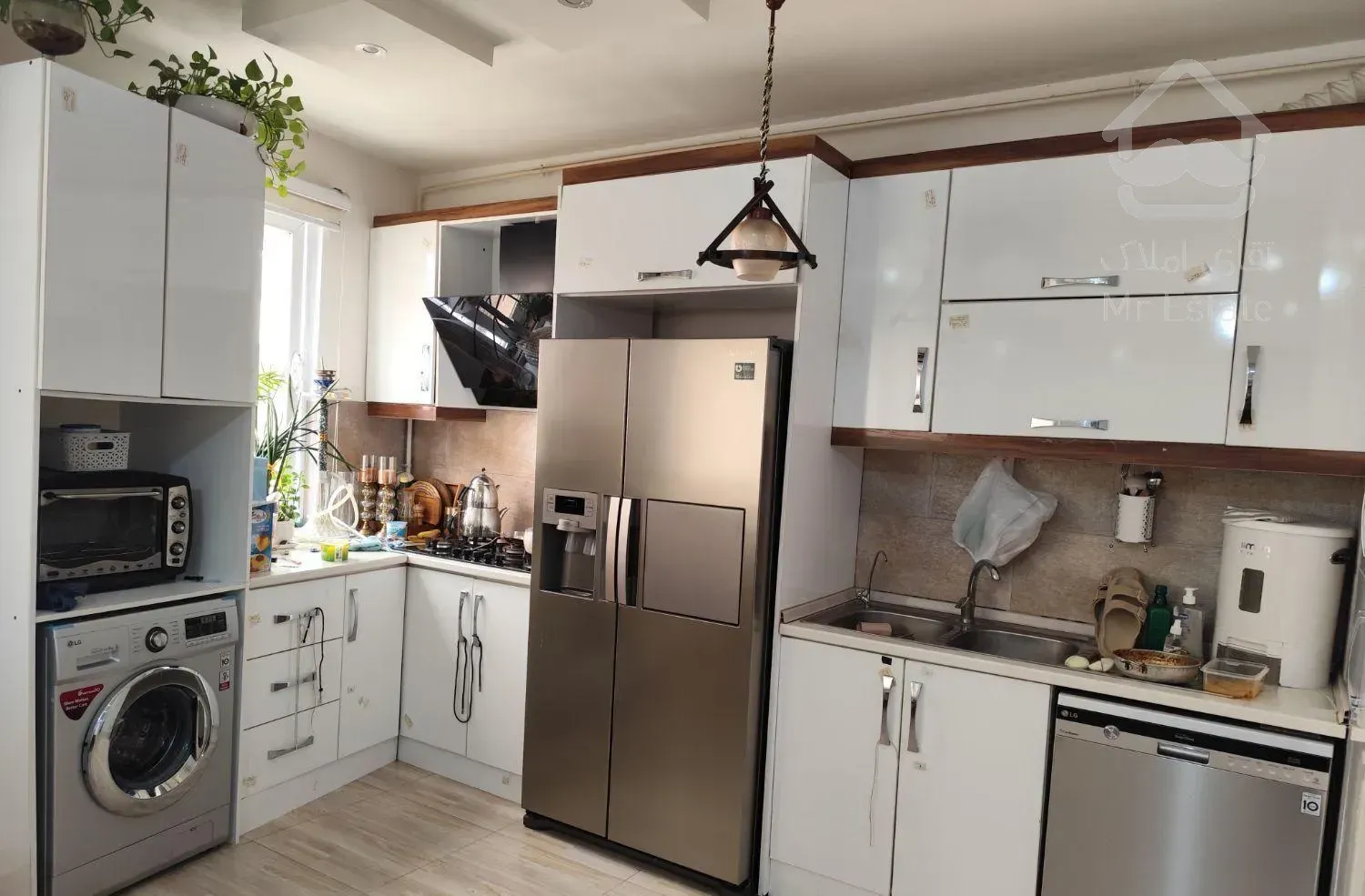 رهن آپارتمان ۹۳ متری ۲ خوابه بسیار شیک حسینی پناه