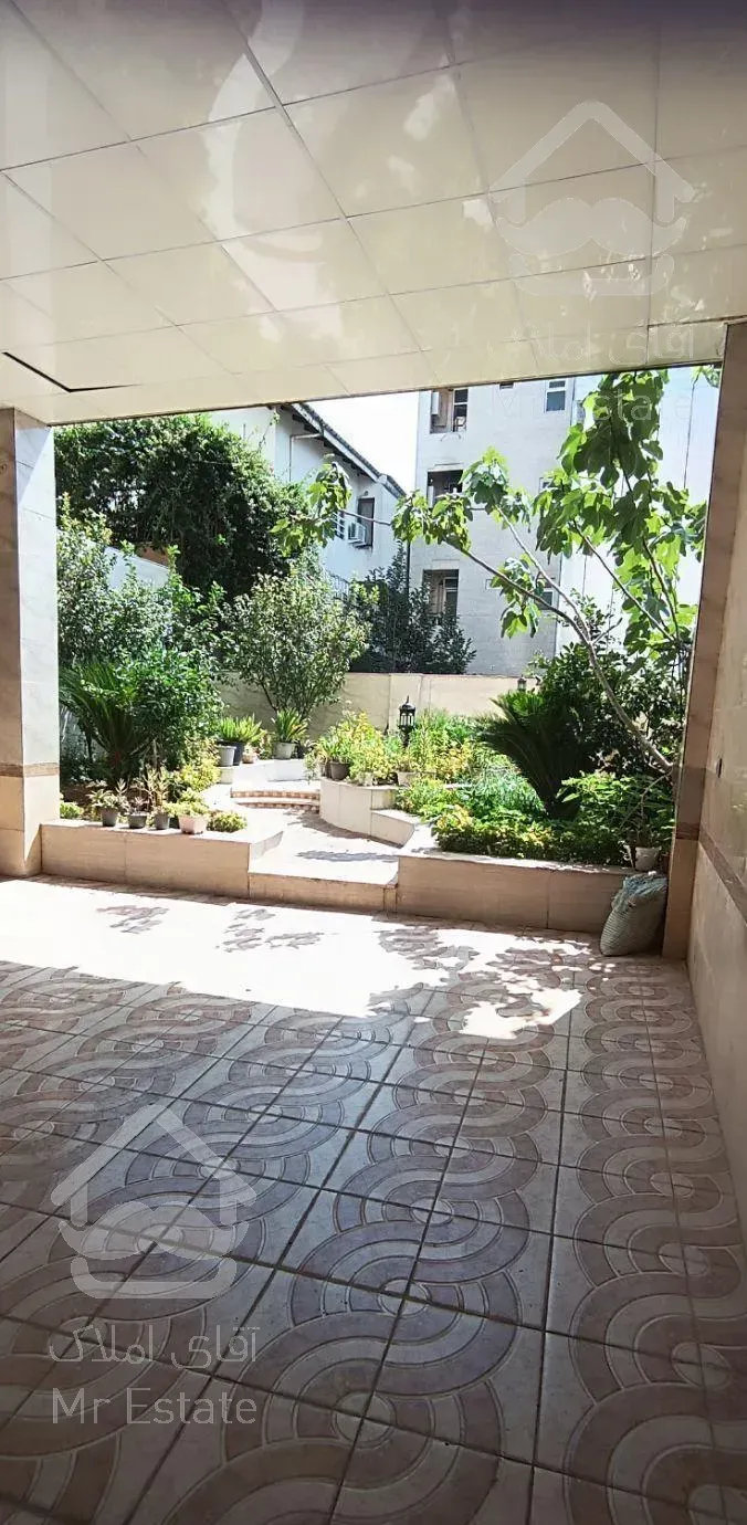 ۱۸۰ متر کارگر زوج