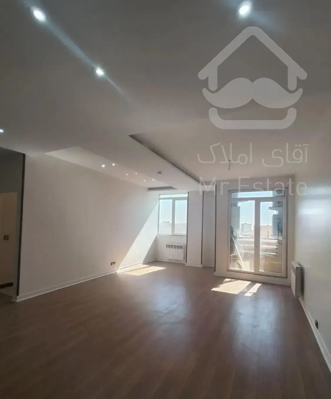 ۱۱۰ متر/۲ پارکینگ/خطی رو به آفتاب (فردوس غرب)