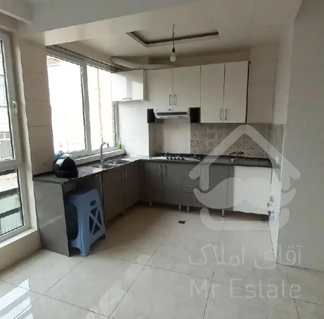 ۷۲متر دو خواب/فول بازسازی/پارکینگ سندی