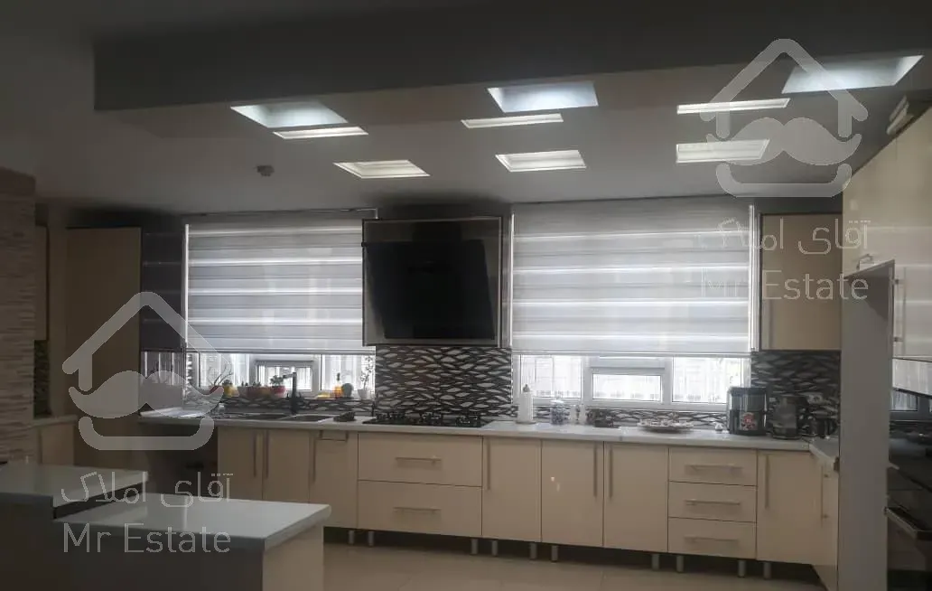 114 متر / دو خوابه /خ کلوپ/ فول امکانات/دو پارکینگ