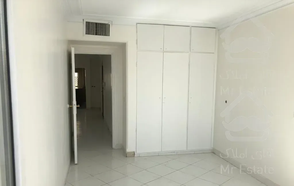 شهرک غرب ۱۷۰متر آپارتمان۳خواب نوسازی شده گل افشان