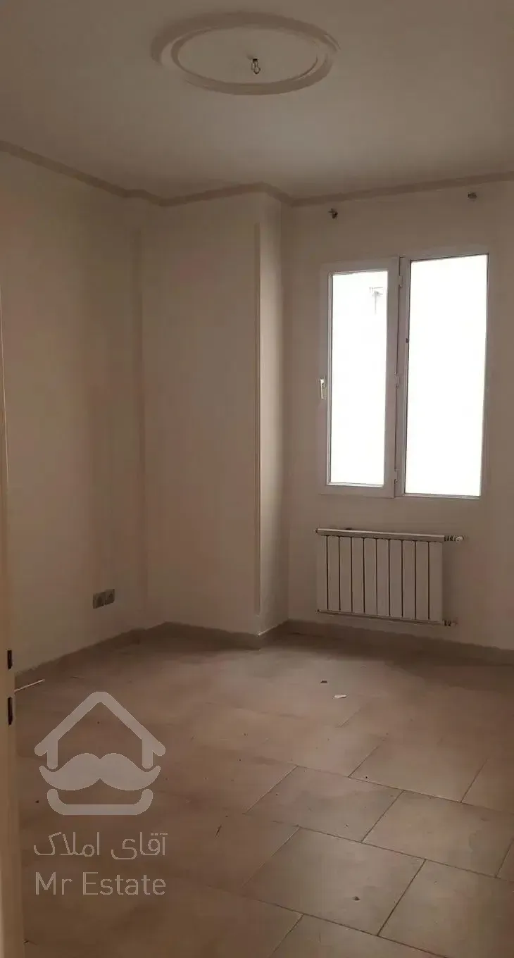 آپارتمان ۸۵ متری ۲ خ دیباجی ، منظریه درحال پارکت