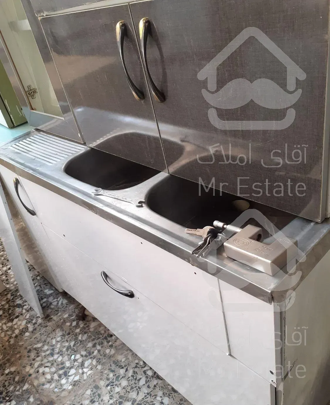 کابینت چوبی و فلزی سالم وضایعات میخرم