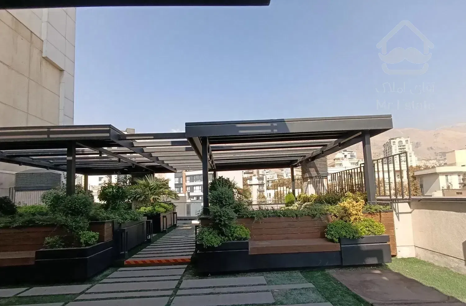 ۲۰۰ متری /فرمانیه/مدرن نوساز/زیر قیمت