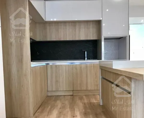 ١٣١ متر غرق در نور کلید نخورده دو تراس و پارکینگ