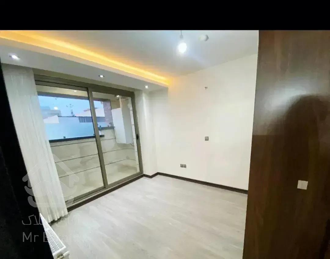 ۱۰۰متر آپارتمان لوکیشن بر پارک رستم شیرازی (ثِناق)