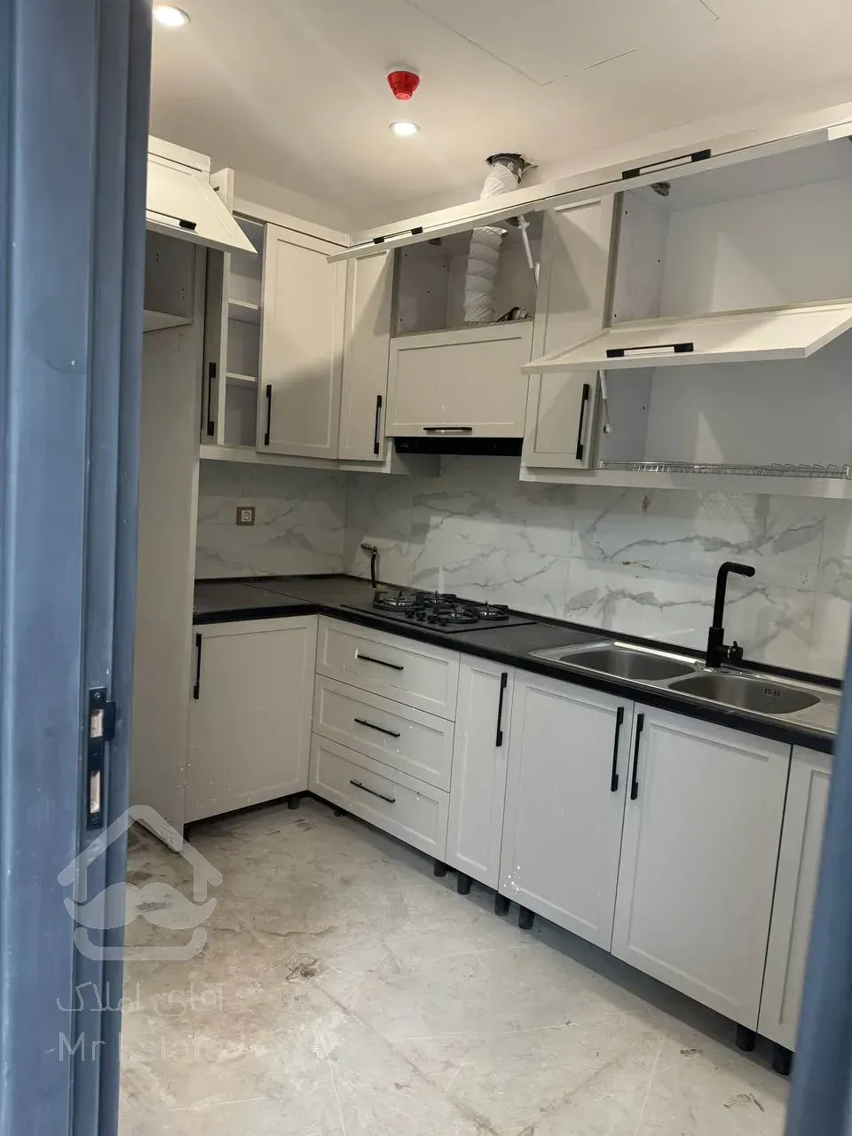 فروش واحد اداری ۱۶۵ متری فلت در رونیکاپالاس غروی