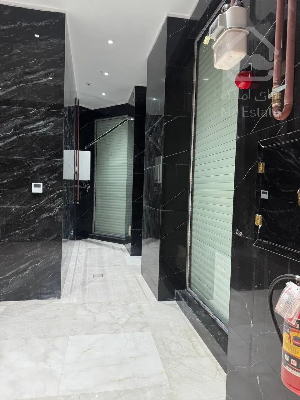 فروش،ساختمان ۵ طبقه تک واحدی به همراه ۲،باب مغازه به صورت یکجا سئول