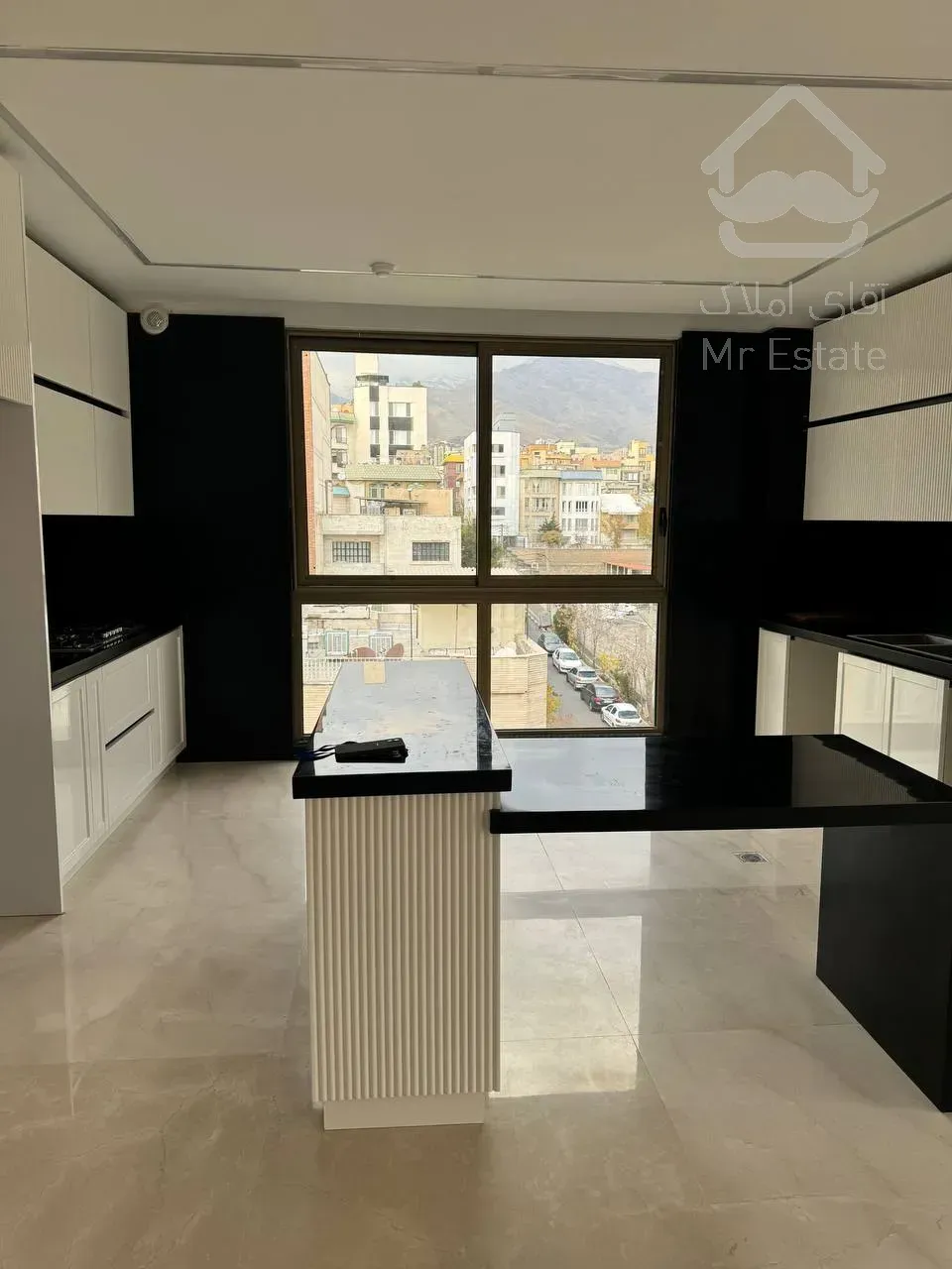 فروش ساختمان 5 طبقه لوکس به صورت یکجا