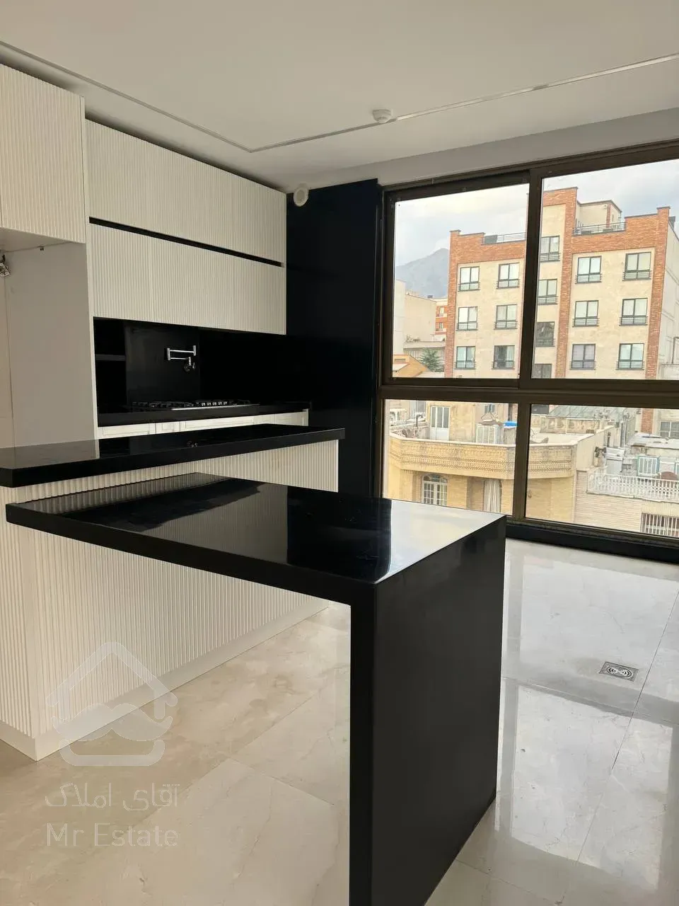 فروش به صورت یکجا ساختمان 5 طبقه لوکس تک واحدی در سئول