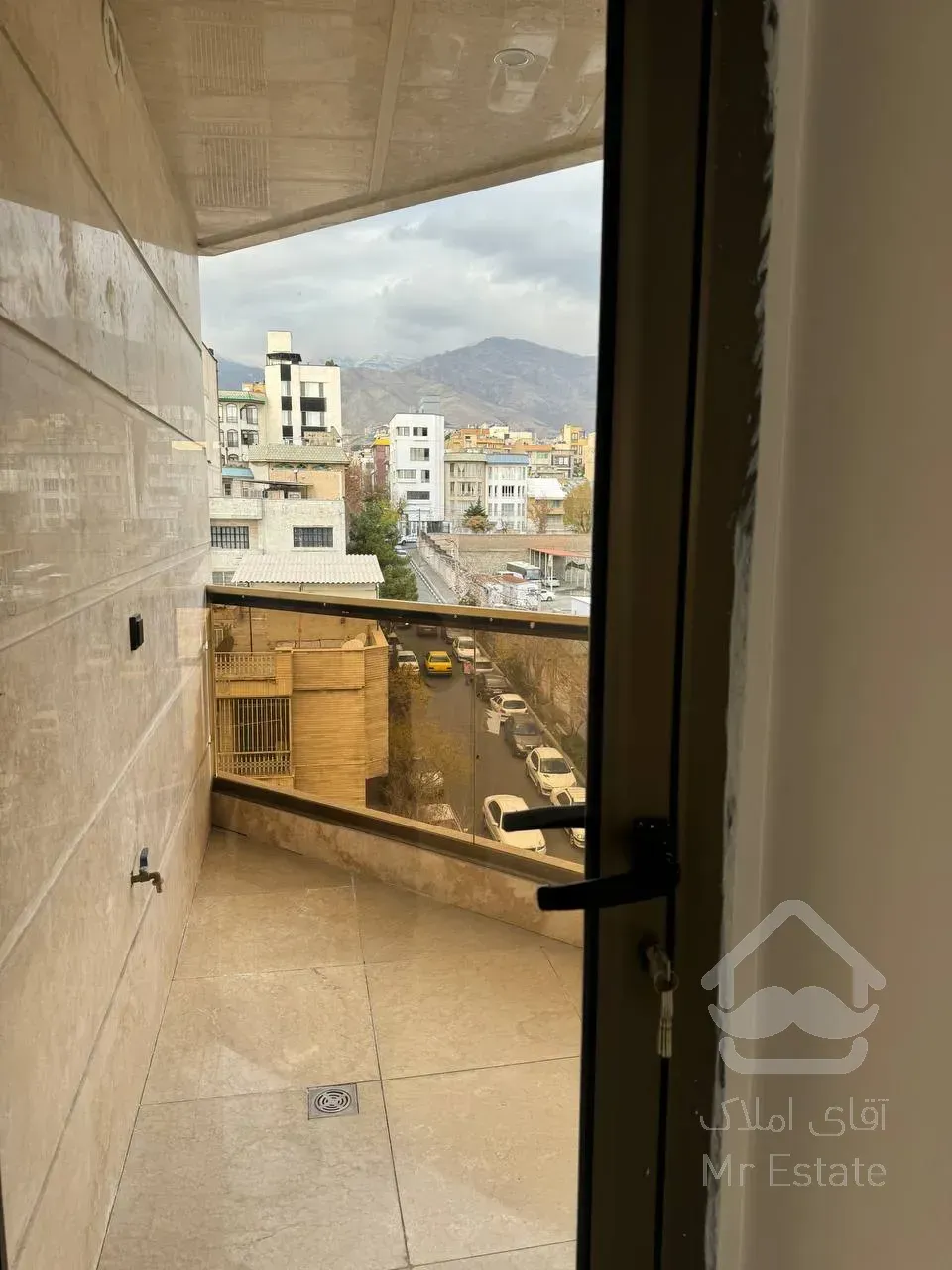 فروش واحد لوکس و فول امکانات ۱۱۱ متری در سئول