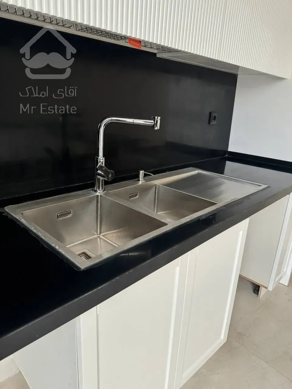 فروش،ساختمان 5 طبقه تک واحدی 111،متری به صورت یکجا