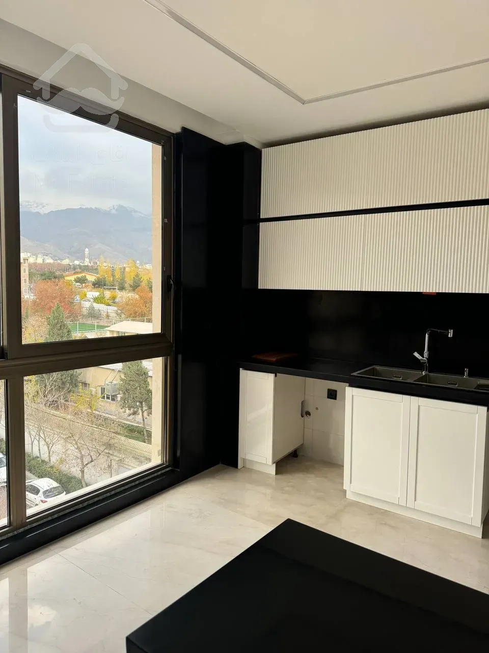 فروش به صورت یکجا ساختمان 5 طبقه تک واحدی در سئول