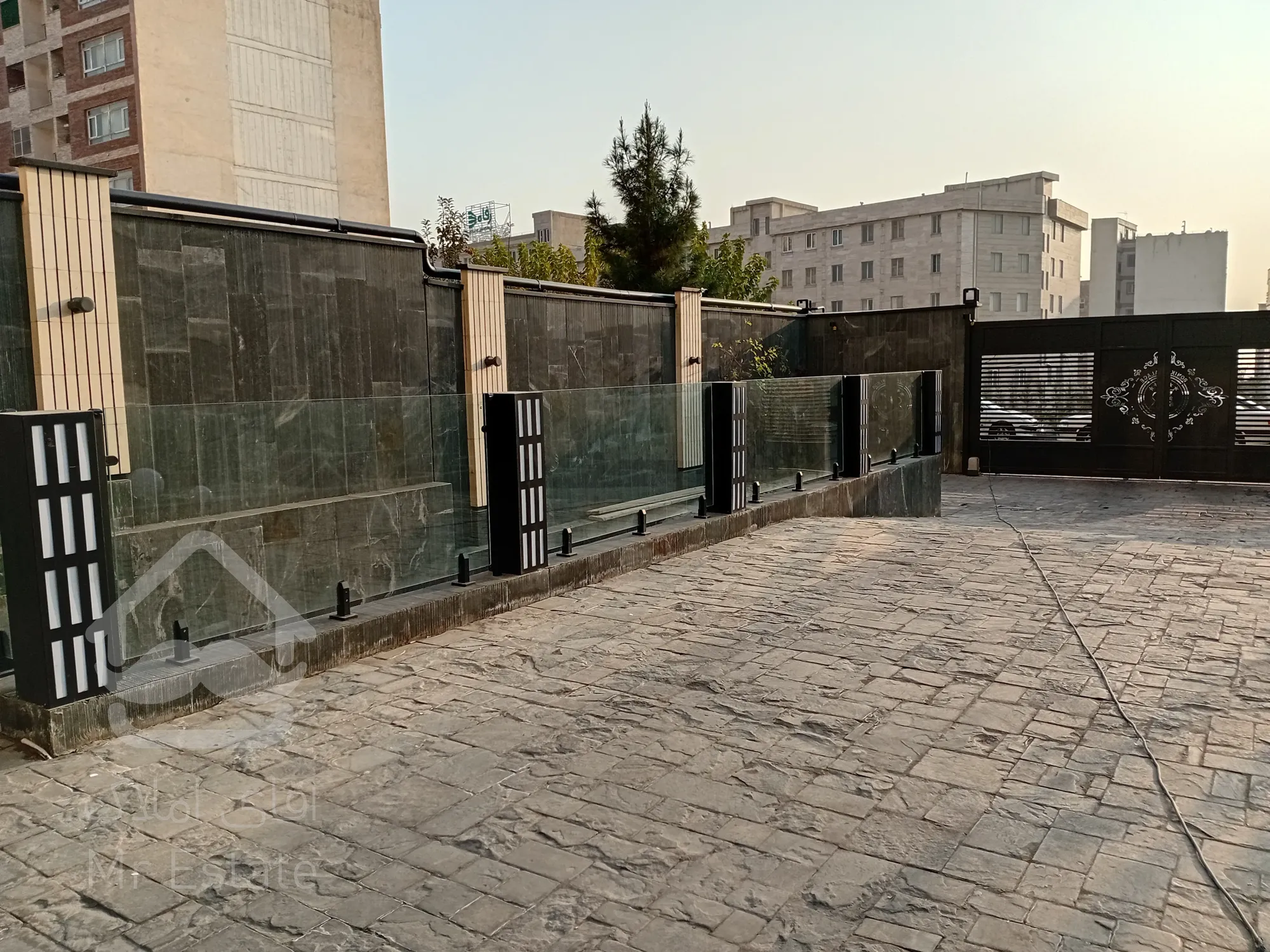 فروش واحد ۱۱۵ متر رونیکاپالاس در بلوار ارتش