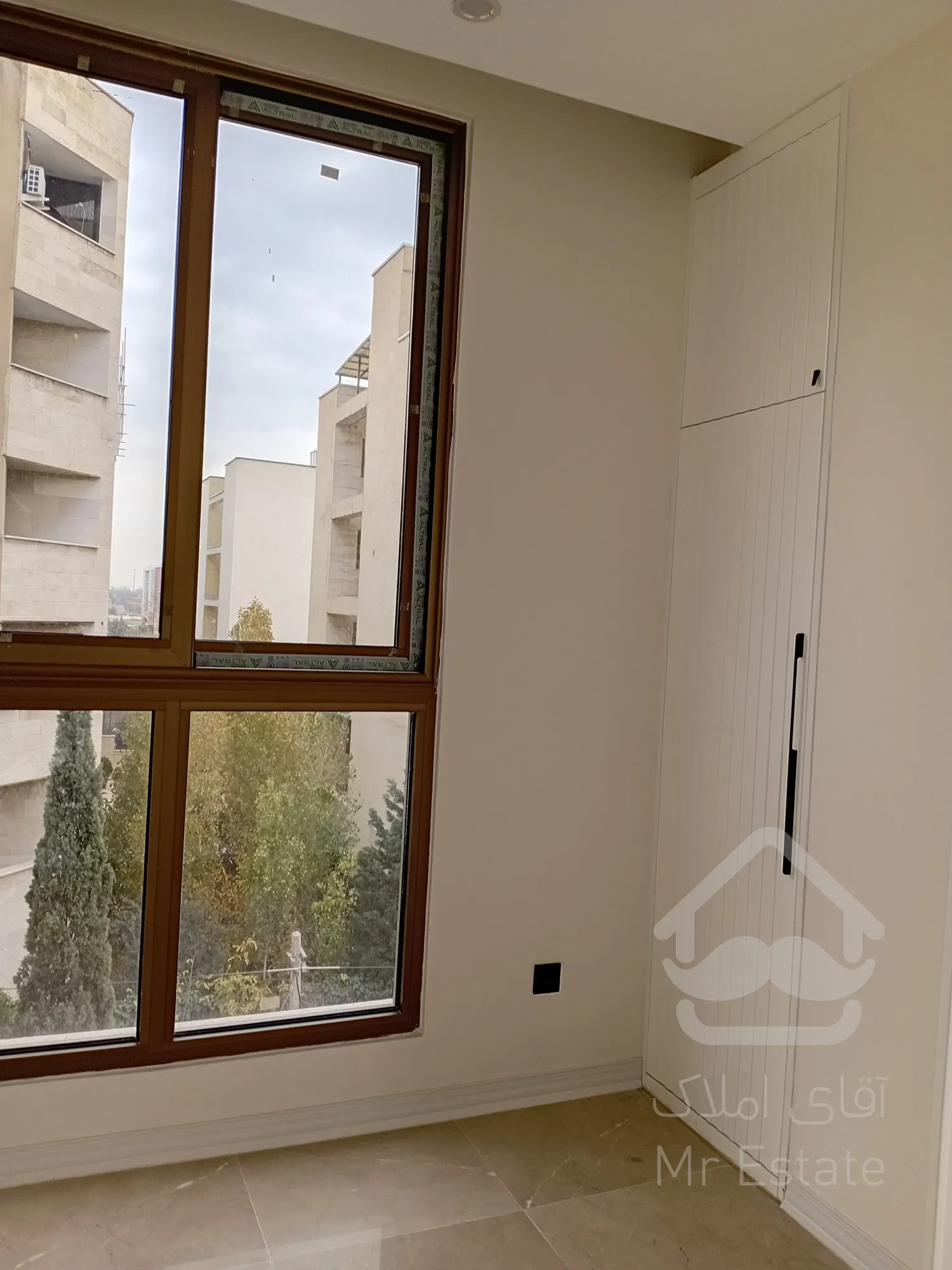 فروش واحد مسکونی و تجاری به صورت یکجا در سئول