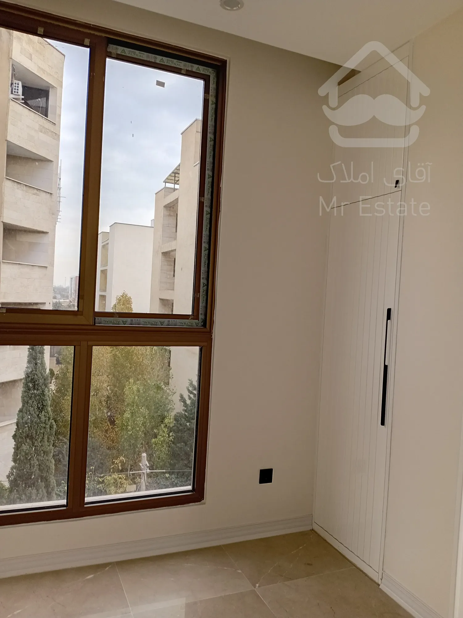 فروش واحد مسکونی و تجاری به صورت یکجا در سئول