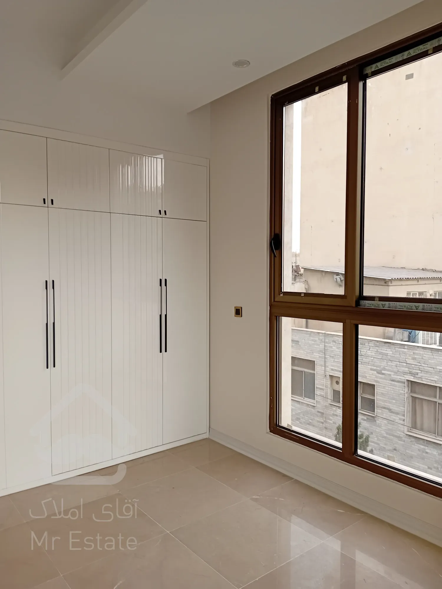 فروش آپارتمان مسکونی و تجاری به صورت یکجا