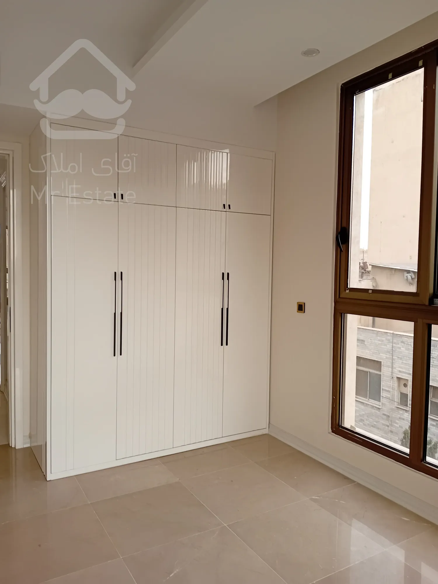 فروش ۲ واحد تجاری و ۵ واحد مسکونی به صورت یکجا