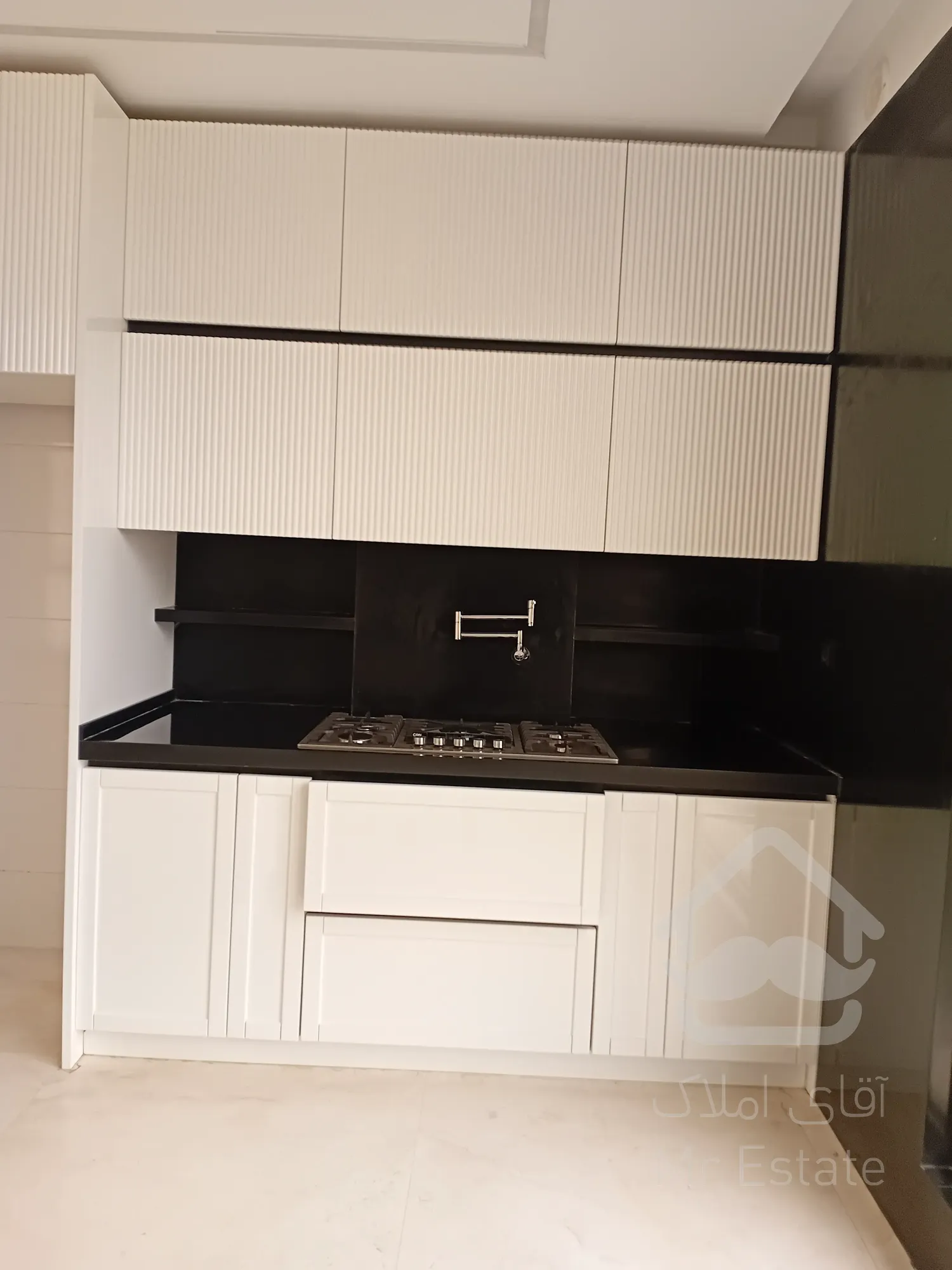 فروش ۲ واحد تجاری و ۵ واحد مسکونی به صورت یکجا