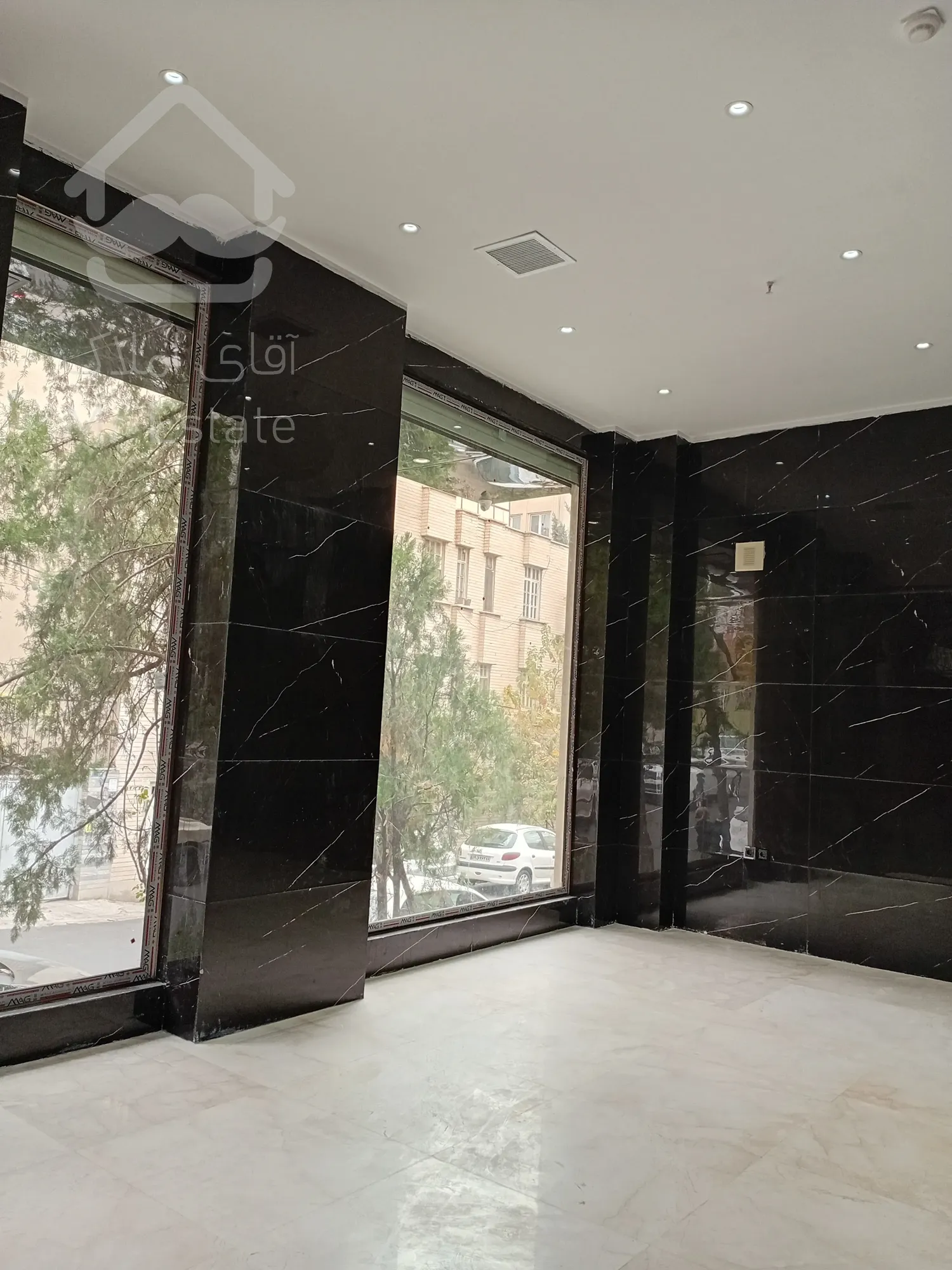 فروش ۲ واحد تجاری و ۵ واحد مسکونی به صورت یکجا