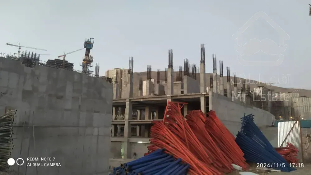 واحد ۱۰۸ متری اکازیون خوش نقشه در چیتگر