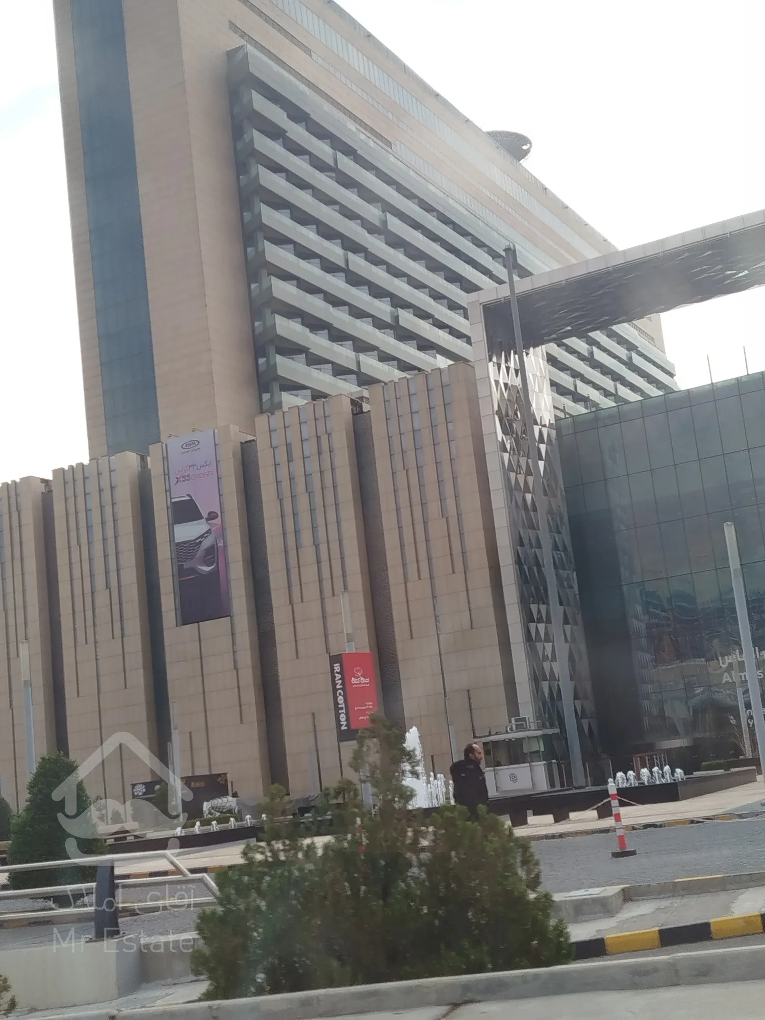 واحد ۱۰۸ متری اکازیون خوش نقشه در چیتگر