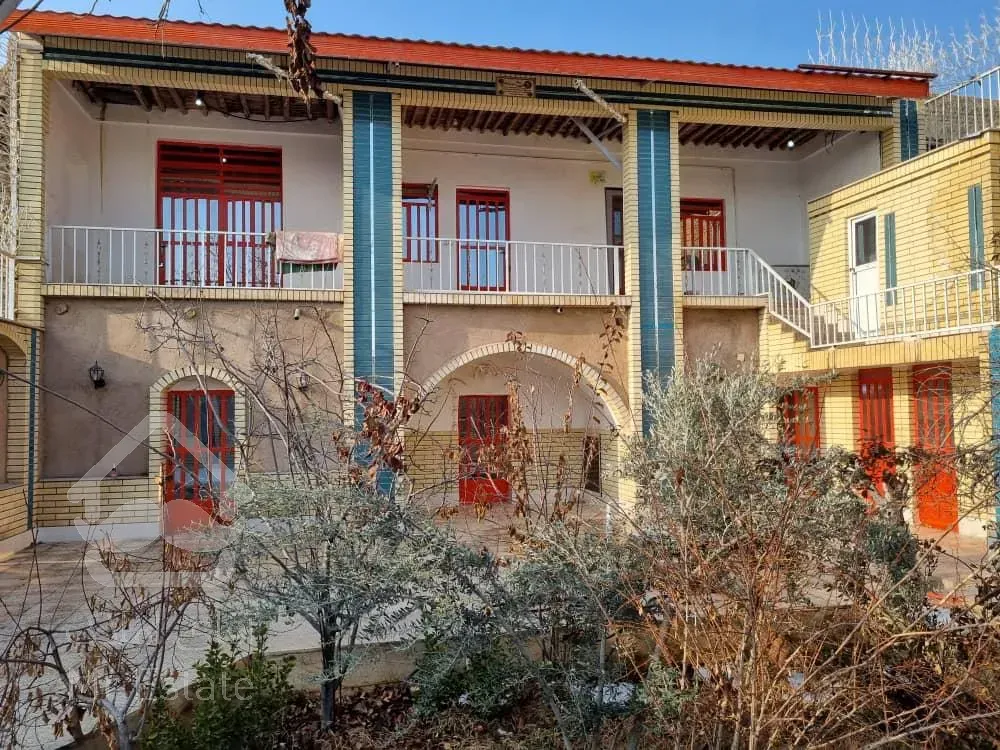 خونه باغ سنتی به سبک قدیم بازسازی و مرمت شده شهر باغشاد باغبهادران