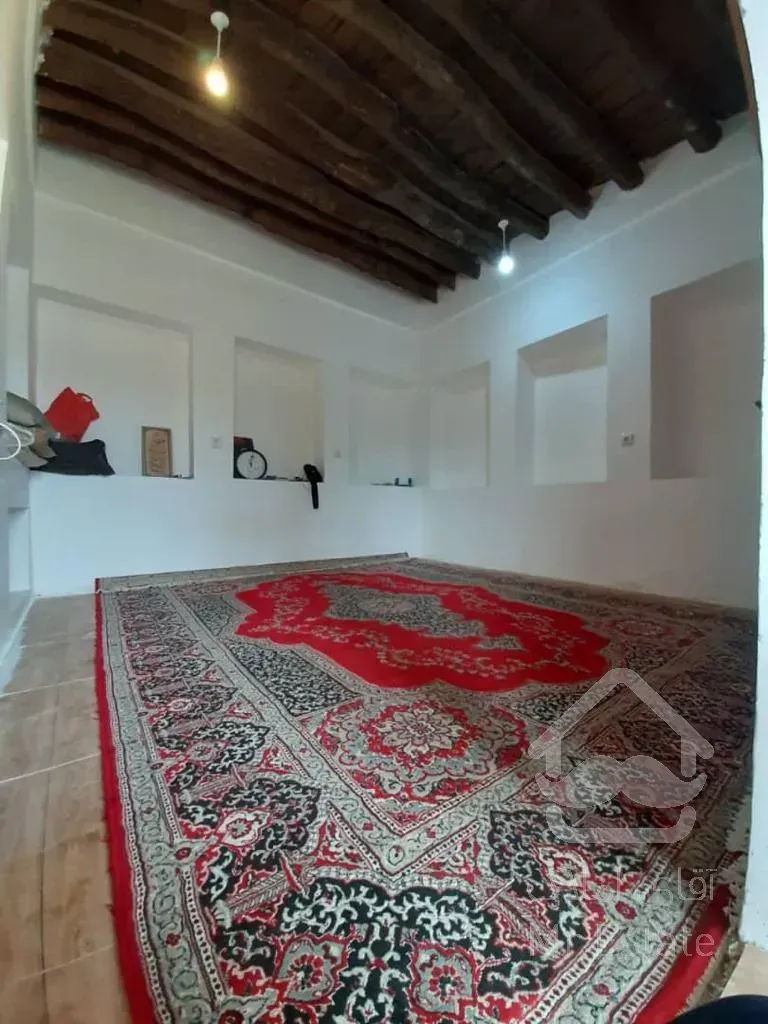 خونه باغ سنتی به سبک قدیم بازسازی و مرمت شده شهر باغشاد باغبهادران