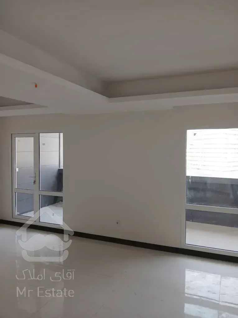 واحد ۱۰۲ متر در خلیج‌فارس اکازیون سند تک برگ