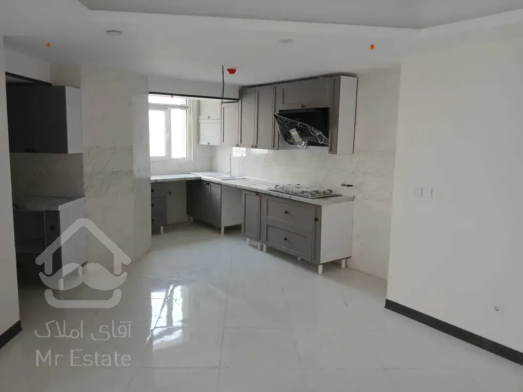 واحد ۱۰۲ متر در خلیج‌فارس اکازیون سند تک برگ